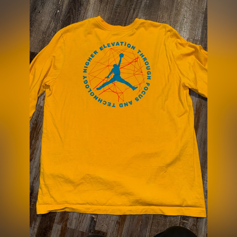 Air Jordan Yellow Graphic Long Sleeve Shirt Men’s Large - Picture 2 of 4